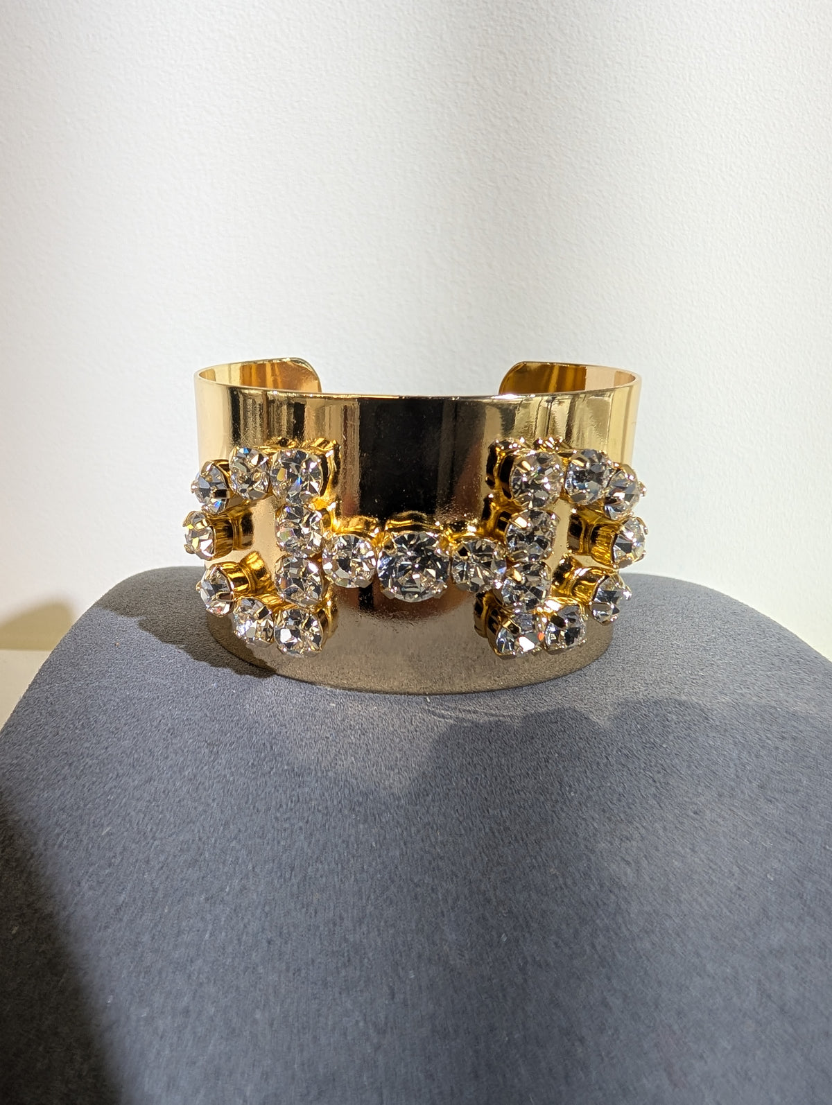 Wafa horse bit cuff — Clear