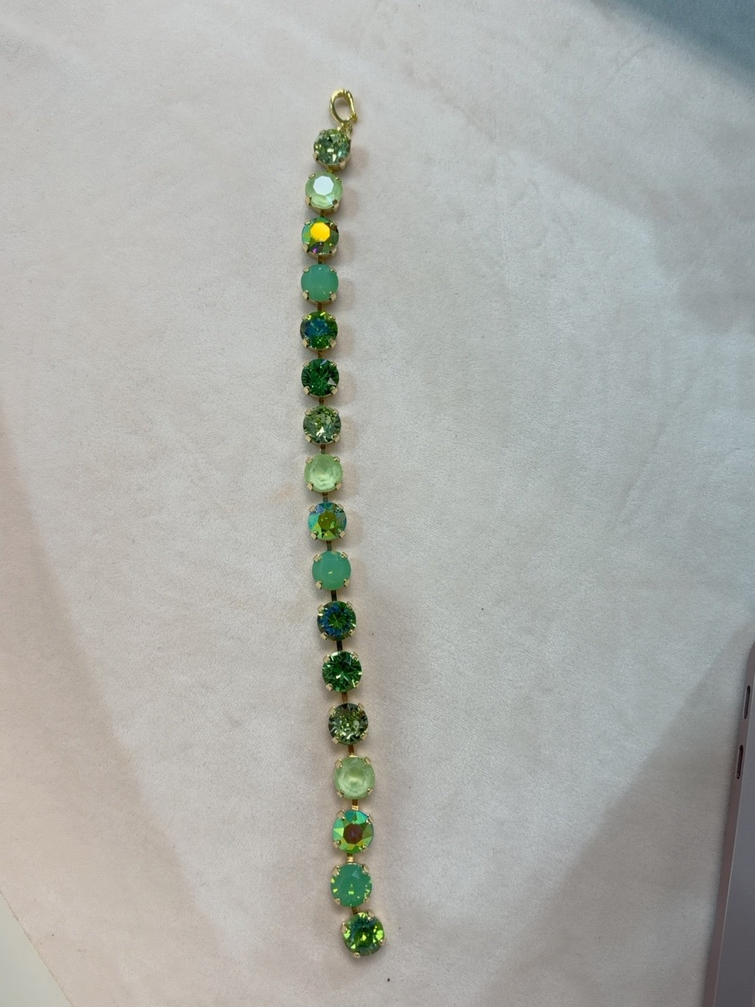 Wafa Mint Meadow Crystal Lariat — Green / Mint / Gold Tone