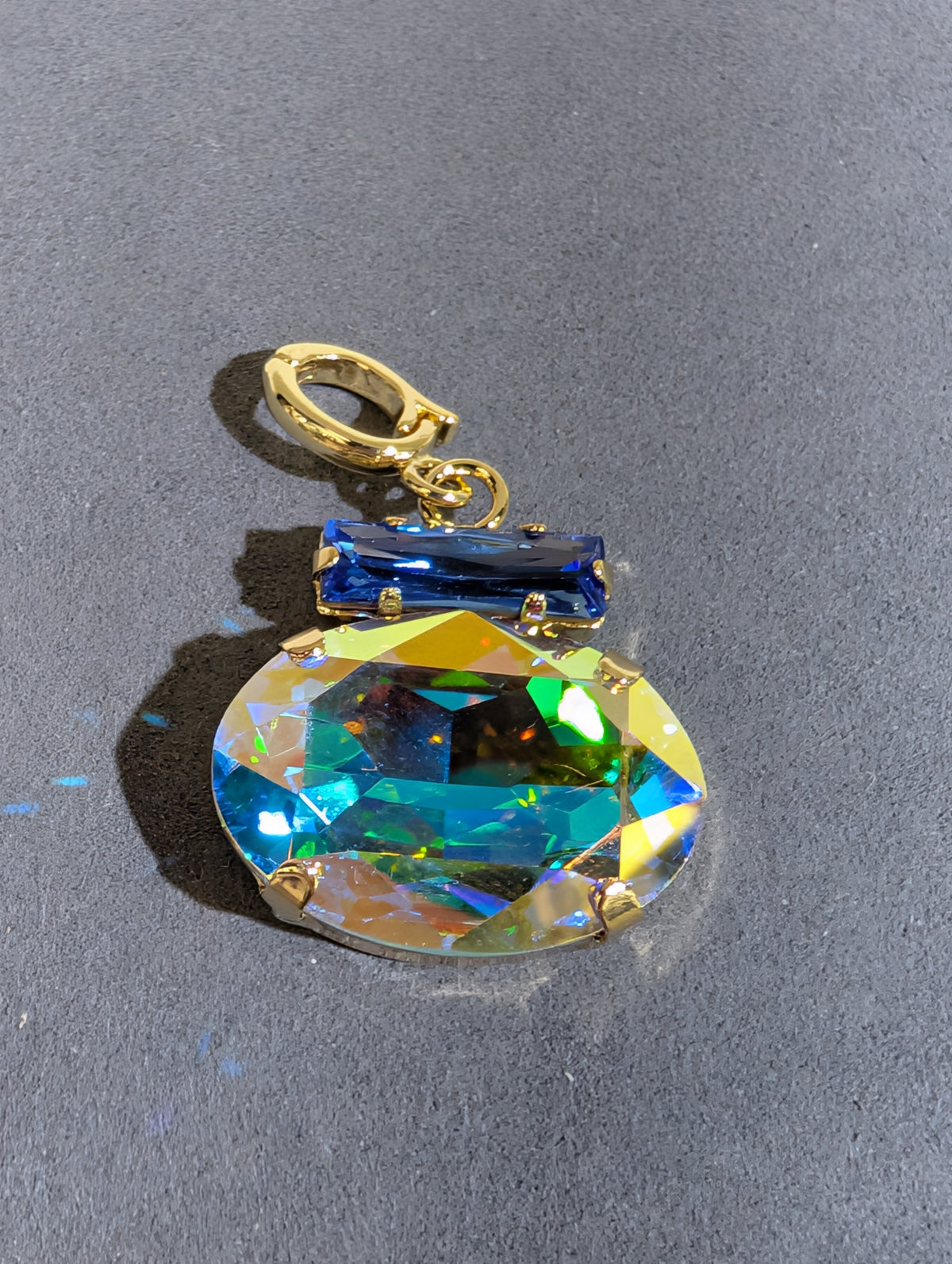 Wafa Oval Brilliance Pendant — Iridescent/Blue