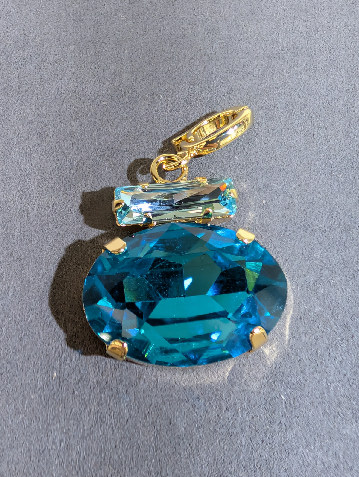 Wafa Oval Brilliance Pendant — Teal/Light Blue