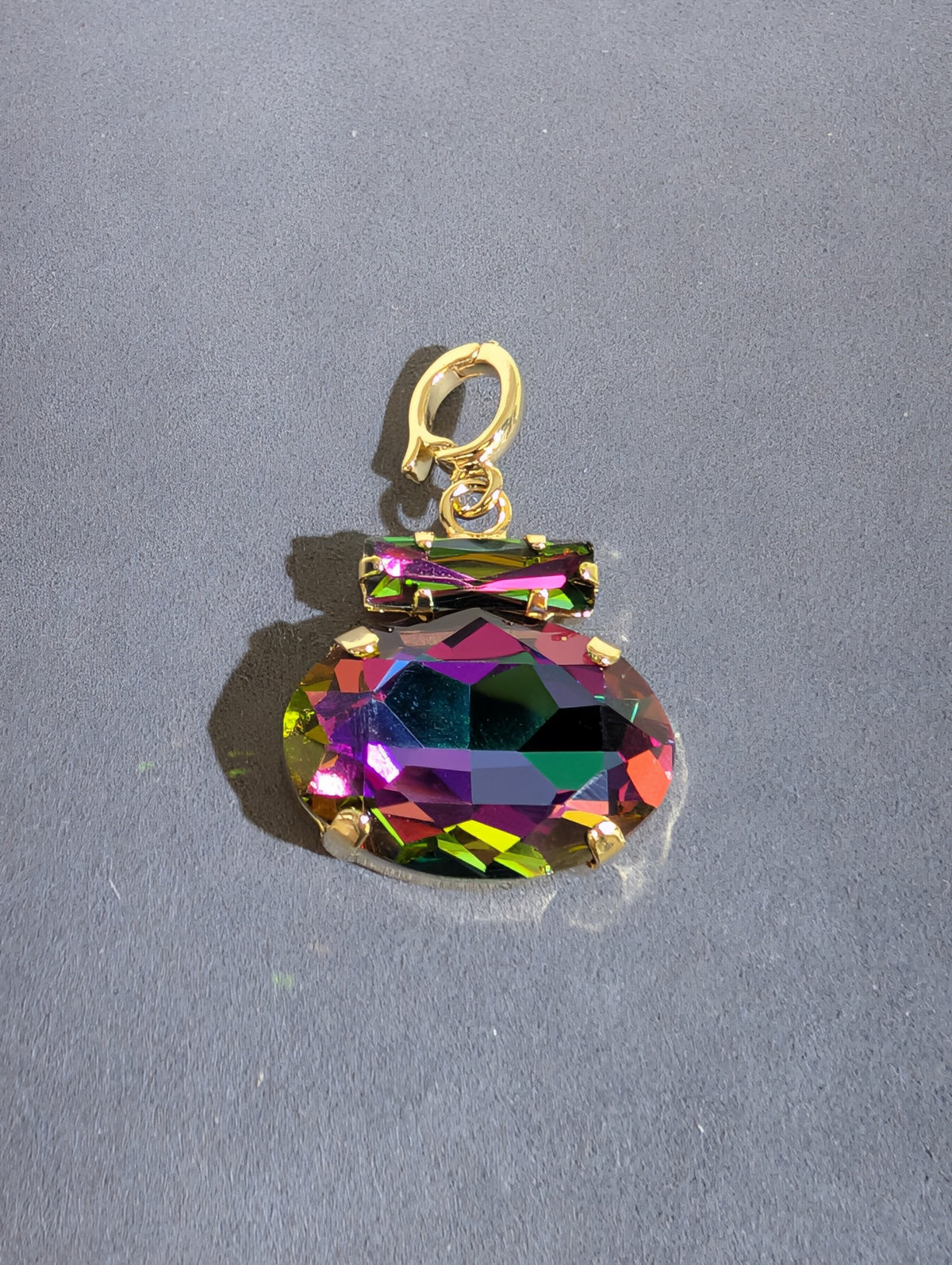 Wafa Oval Brilliance Pendant — Rainbow Iridescent
