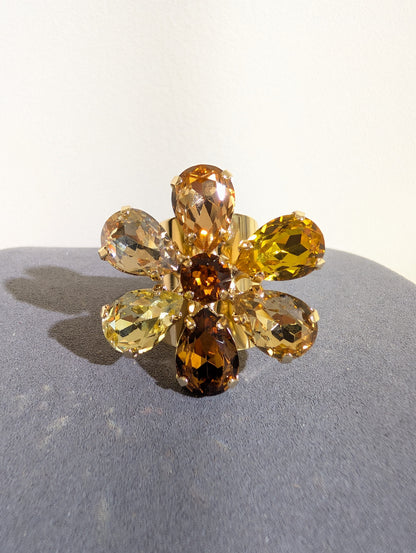Wafa Petal Sparkle Ring — Amber Mix