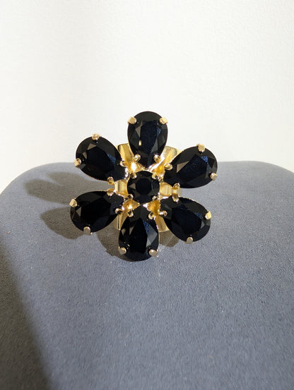 Wafa Petal Sparkle Ring — Black