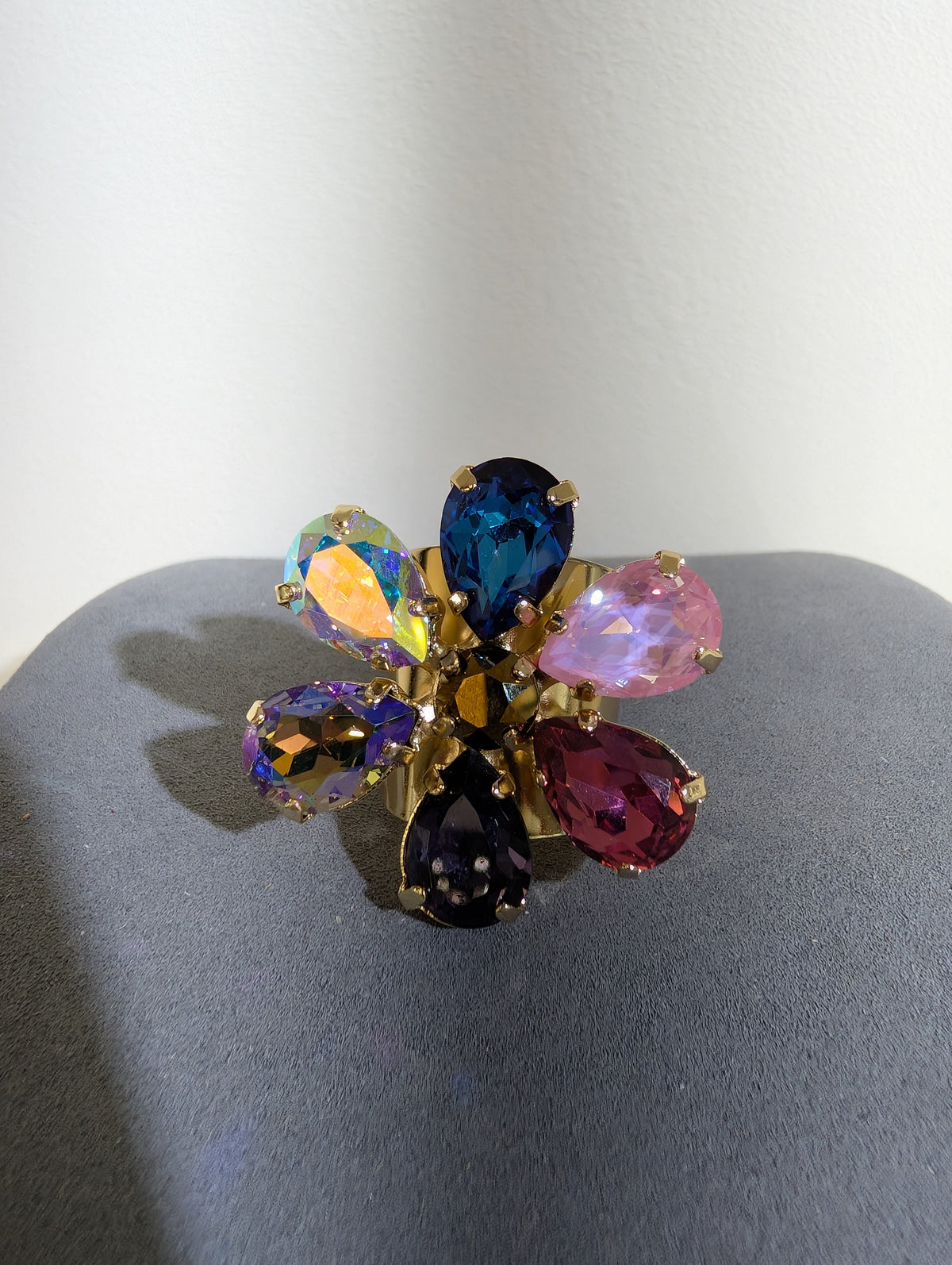 Wafa Petal Sparkle Ring — Multicolor