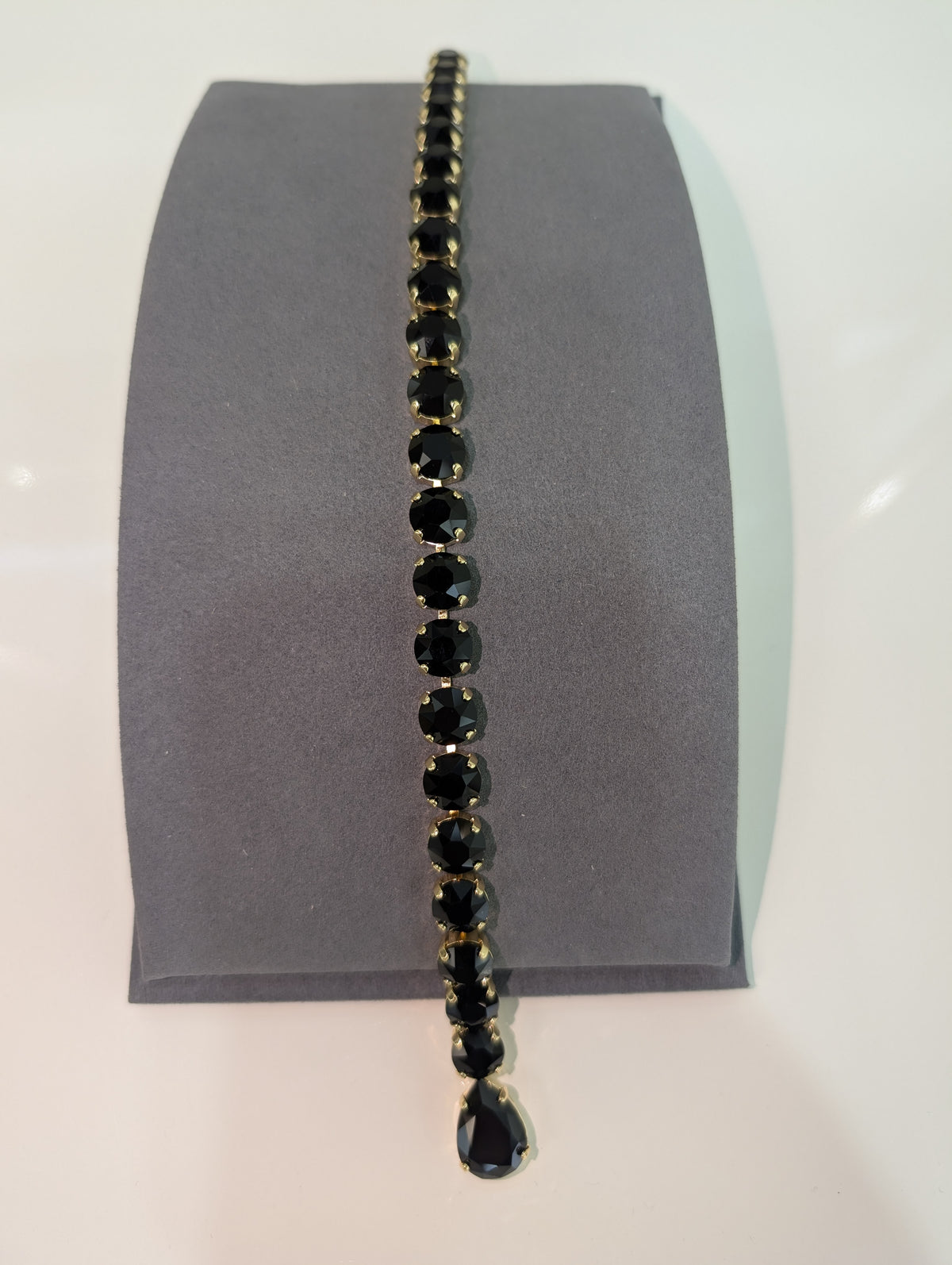Wafa Prism Drop Lariat Necklace — Black