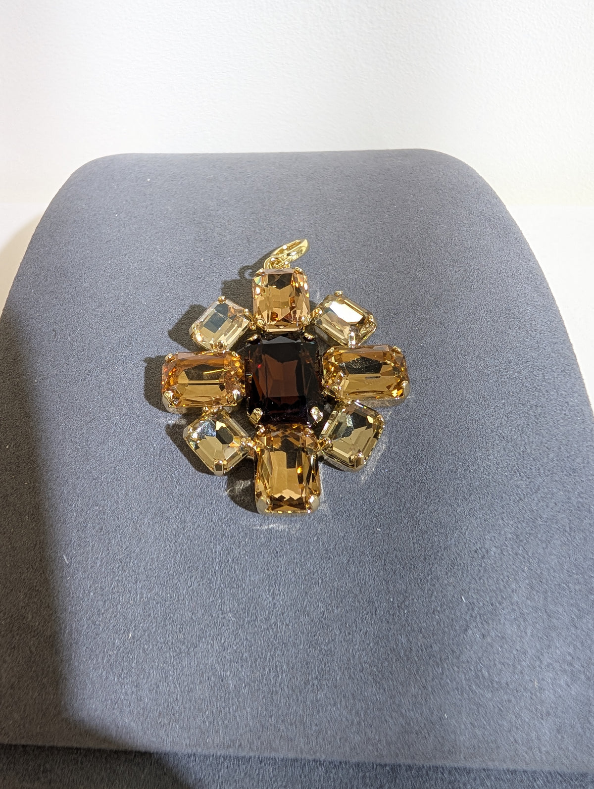 Wafa Radiant Mosaic Pendant — Amber/Champagne