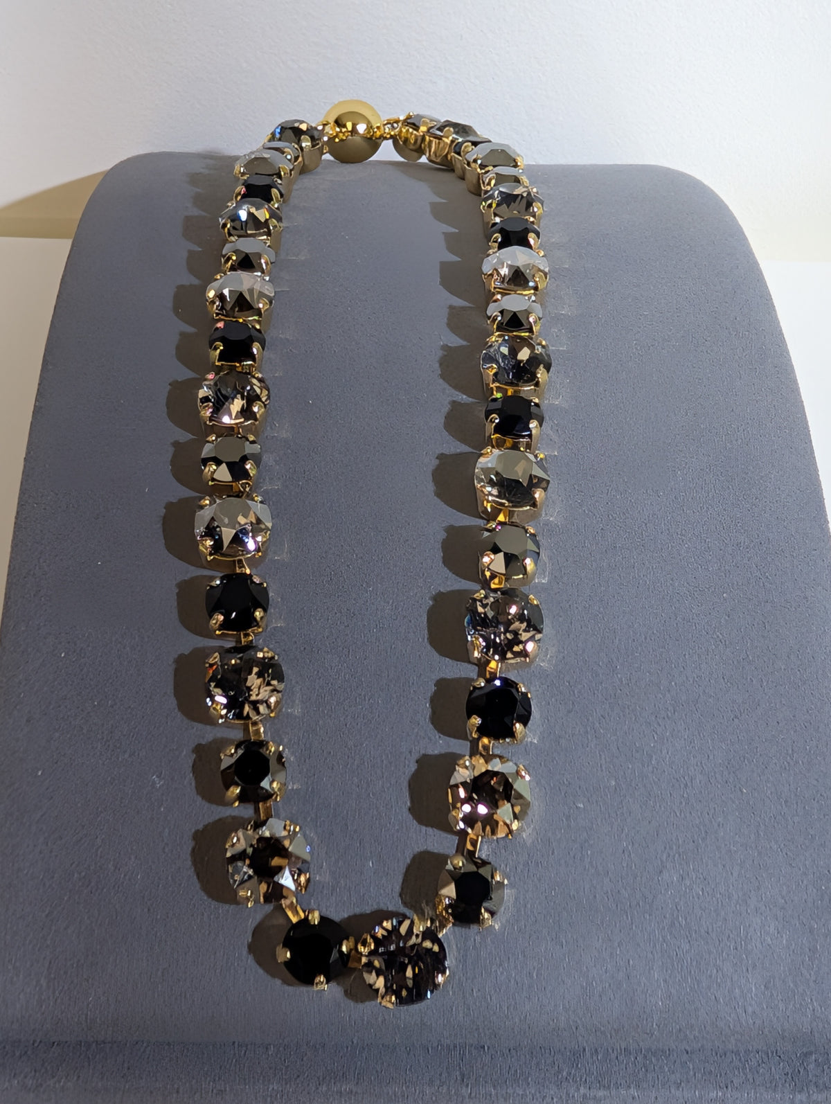 Wafa Radiant Rhythm Necklace — Black/Smoky Mix
