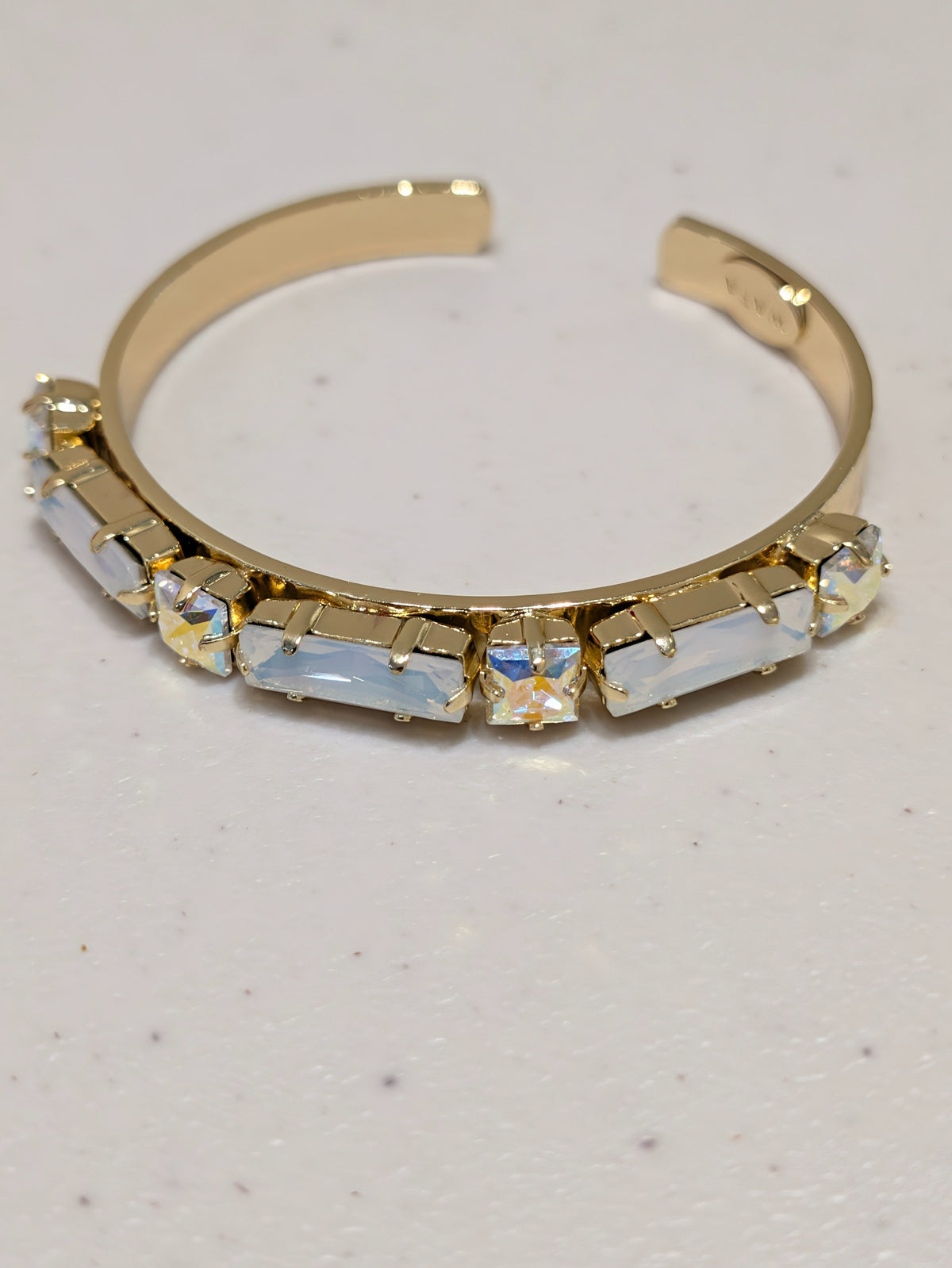 White Opal / Iridescent / Gold Tone