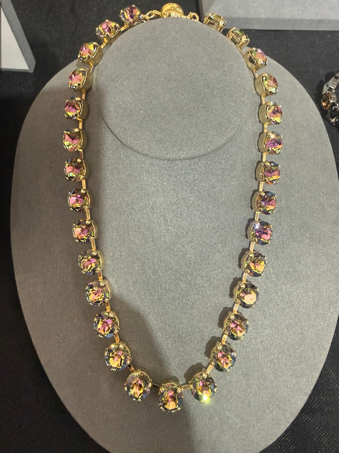 Wafa round crystal necklace — Golden Pink Iridescent in gold-tone settings