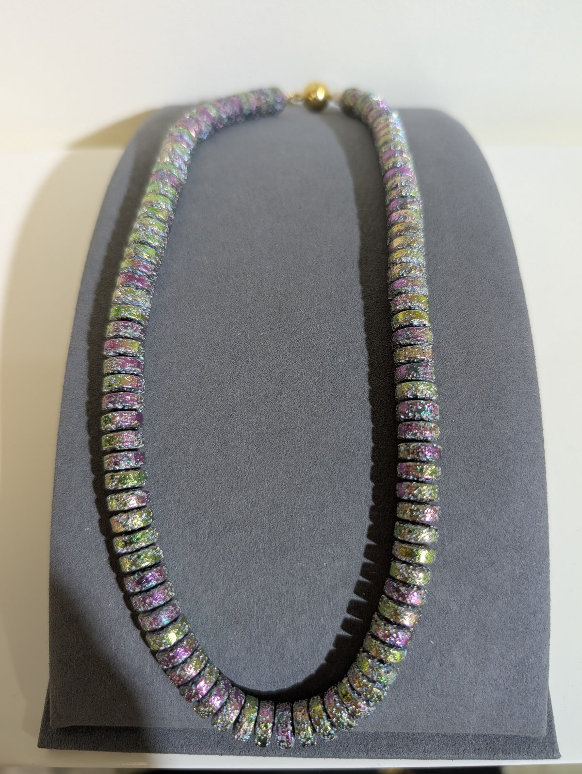 Wafa Shimmer Disc Necklace — Pastel Shimmer
